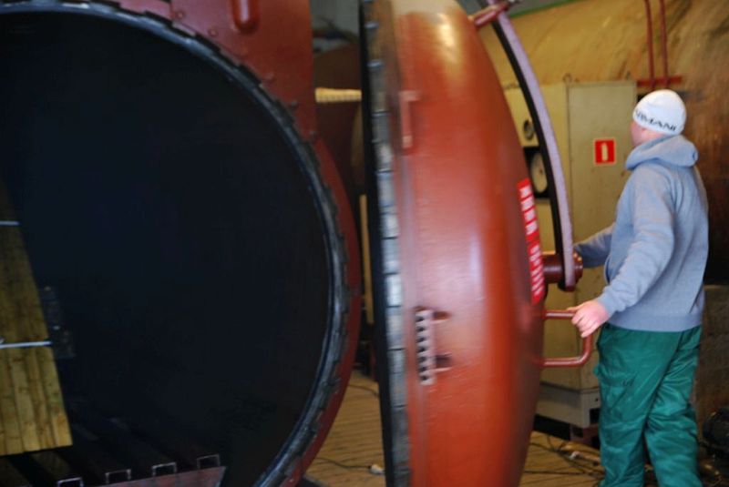 Fermeture de l'autoclave, étape cruciale de l'imprégnation sous pression