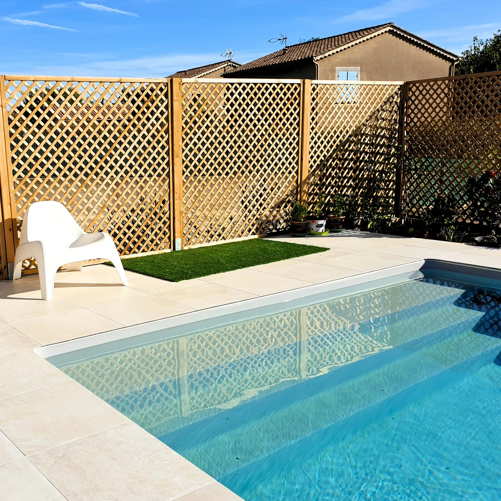 Premier Gitter mit massiver Konstruktion im Garten