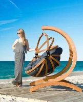 Poltrona sospesa in legno Gaya